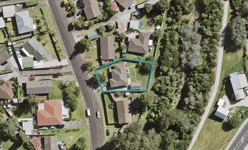 5 Serwayne Place, Sunnyvale, Auckland - Carousel 1