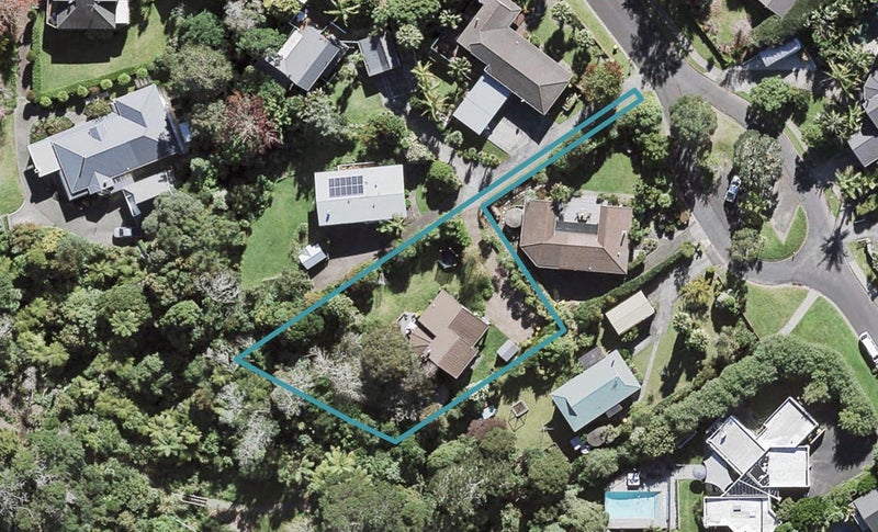 61 Waipuia Place, Greenhithe, Auckland - Carousel 1