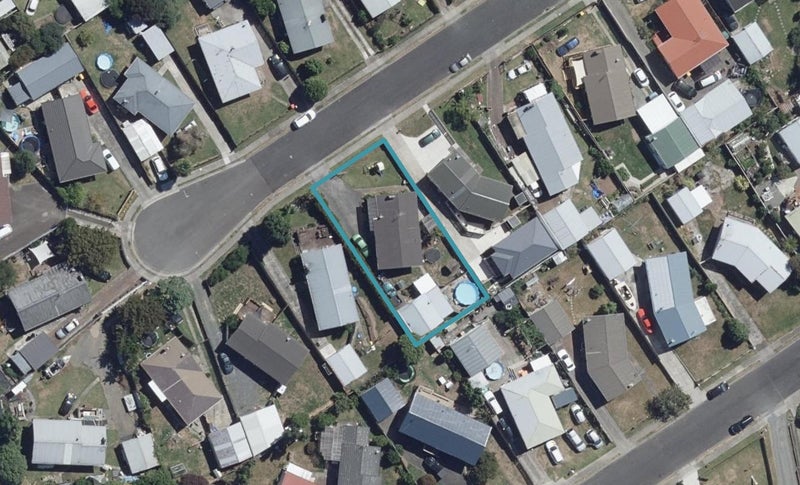 13 Susan Place, Deanwell, Hamilton - Carousel 1