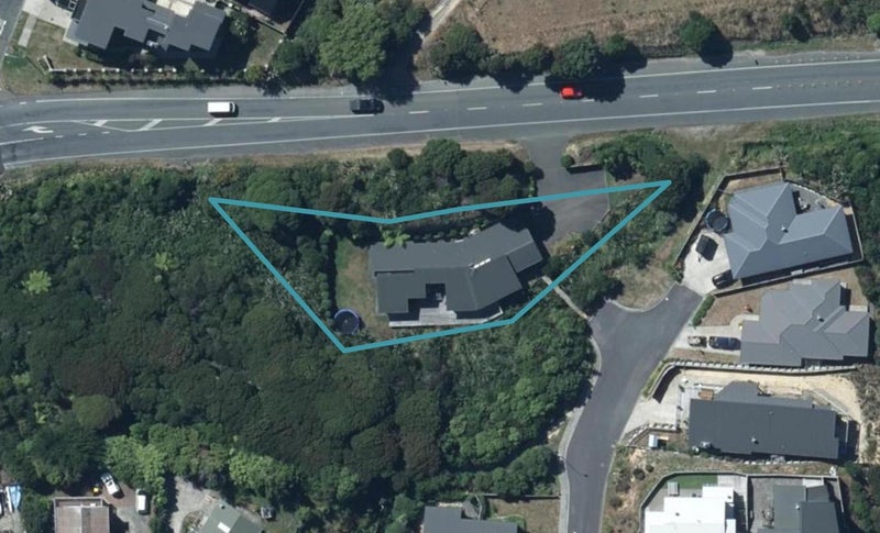 90 Grays Road, Camborne, Porirua - Carousel 1