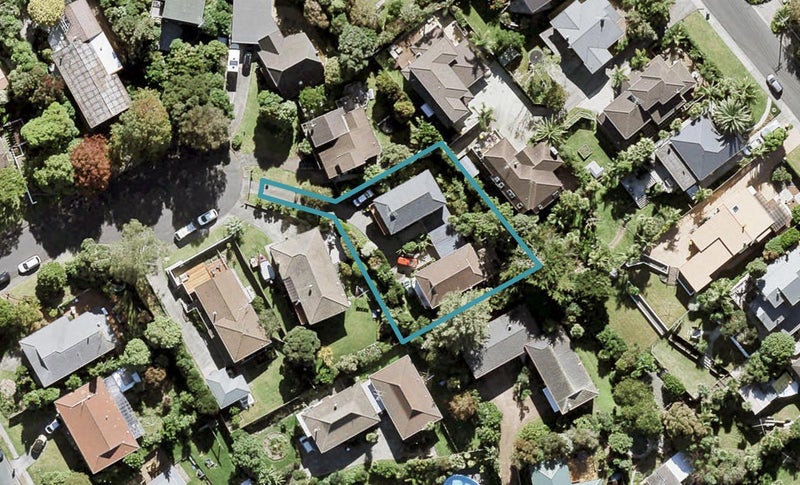 1/7 Morlie Place, Torbay, Auckland - Carousel 1