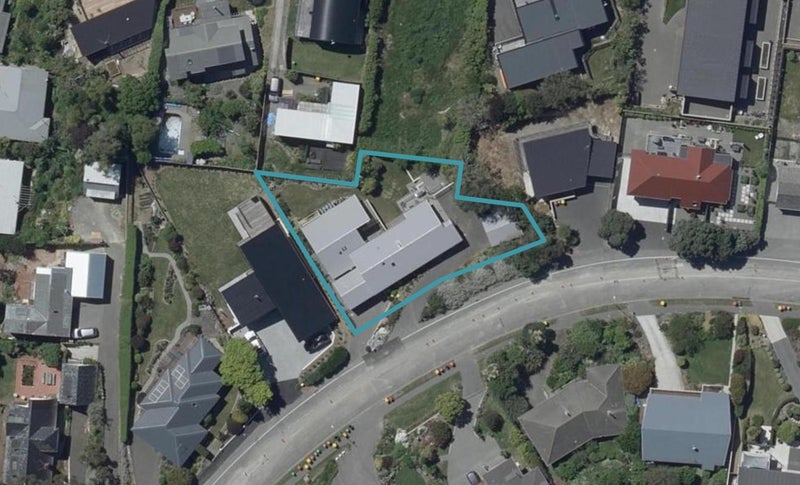 29 Cannon Hill Crescent, Mount Pleasant, Christchurch - Carousel 1