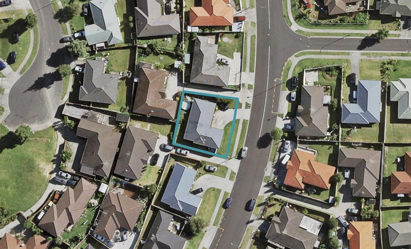 81 Glenveagh Park Drive, Weymouth, Auckland - Carousel 1