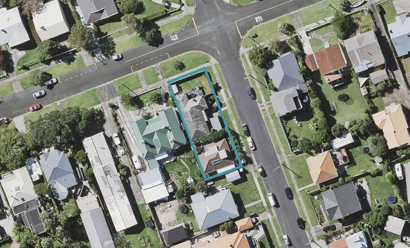 1/19 Aramoana Avenue, Devonport, Auckland - Carousel 1