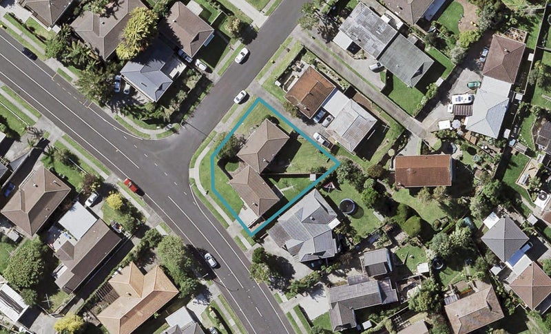 2/1 Anna Watson Road, Half Moon Bay, Auckland - Carousel 1