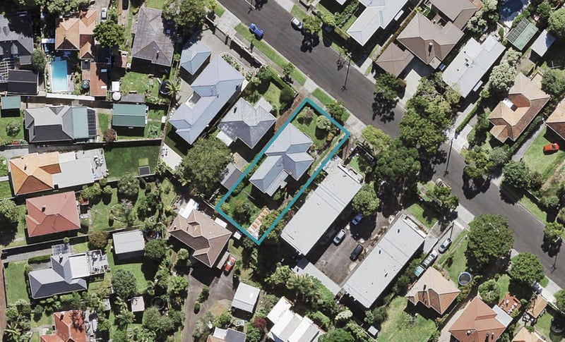 38 Margaret Avenue, Mount Albert, Auckland - Carousel 1
