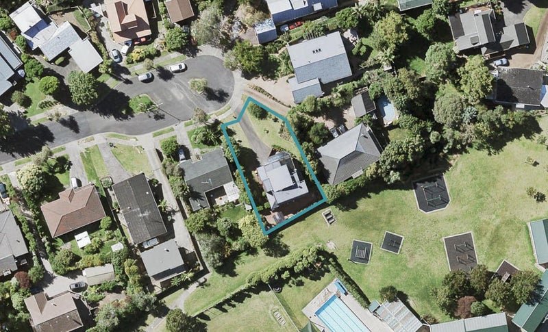 37 Lastel Place, Shelly Park, Auckland - Carousel 1
