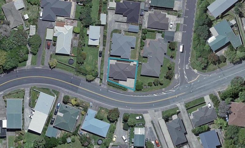 29A Horokiwi Road West, Newlands, Wellington - Carousel 1