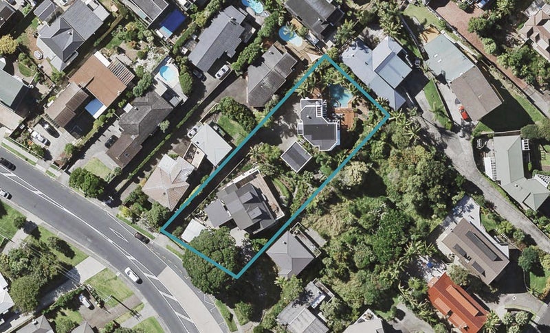 2/203 East Coast Road, Castor Bay, Auckland - Carousel 1