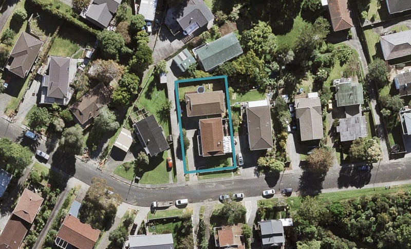 1/11 Morriggia Place, Bayview, Auckland - Carousel 1