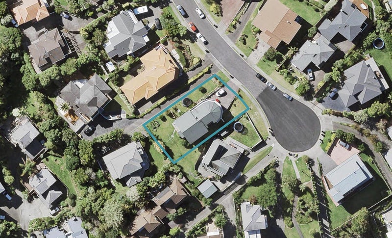 31 Calypso Place, Rothesay Bay, Auckland - Carousel 1