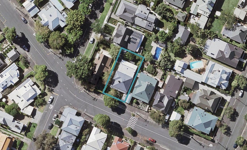 6 Tainui Road, Devonport, Auckland - Carousel 1