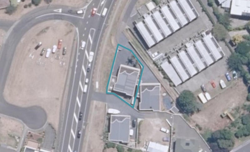 374 Lake Terrace, Two Mile Bay, Taupō - Carousel 1
