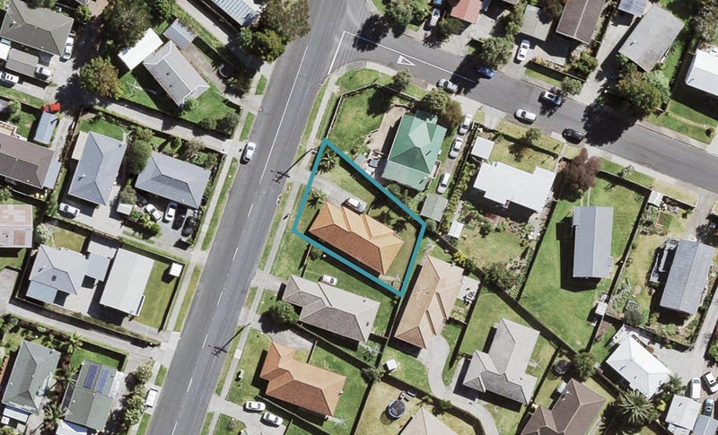 168 Bruce McLaren Road, Henderson, Auckland - Carousel 1