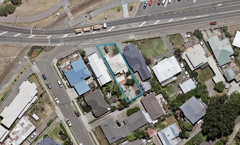 6 Breakwater Road, Bluff Hill, Napier - Carousel 1