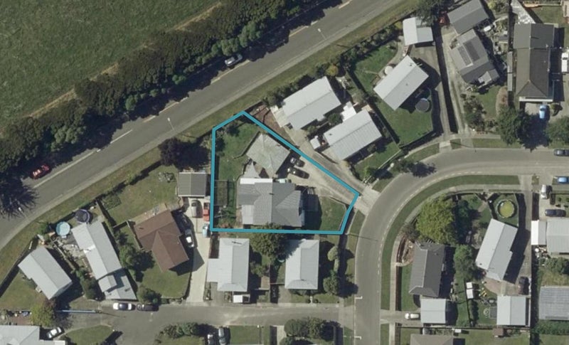 19 Dahlstrom Grove, Kelvin Grove, Palmerston North - Carousel 1