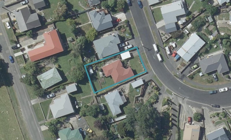 37 Elwyn Crescent, Green Island, Dunedin - Carousel 1