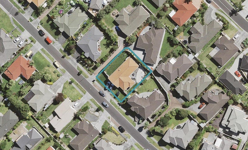 15 Gendo Avenue, Henderson, Auckland - Carousel 1