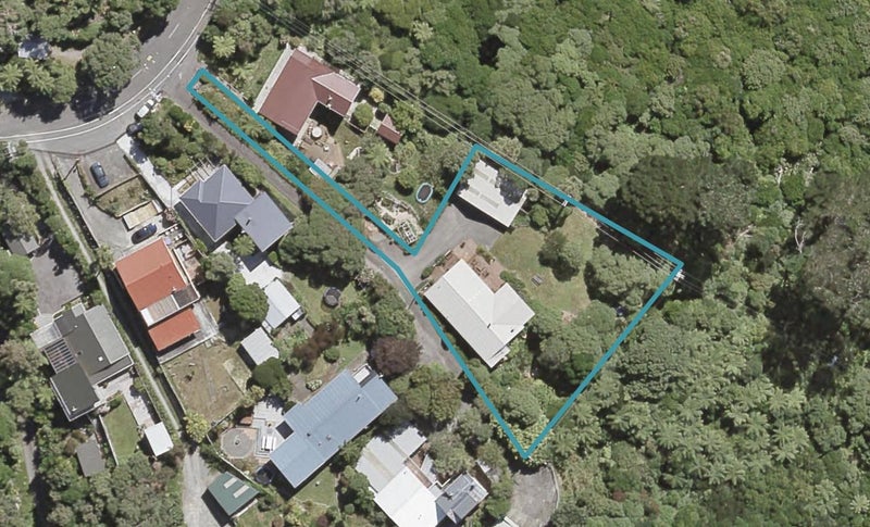 32 Singers Road, Korokoro, Lower Hutt - Carousel 1
