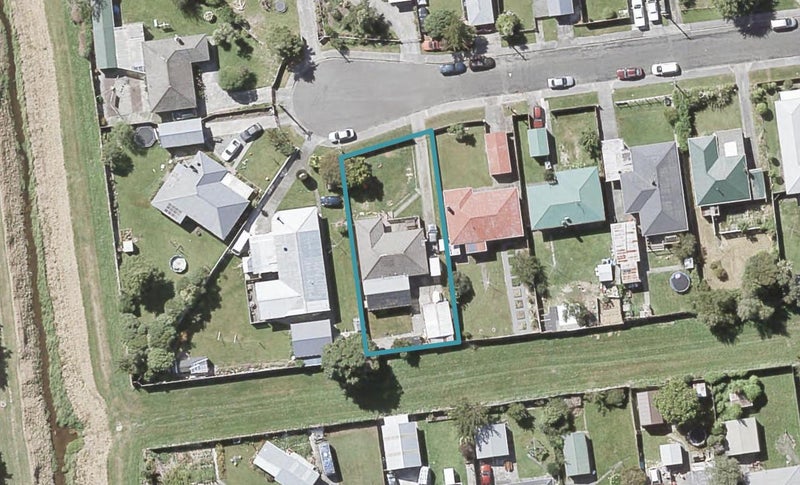13 Hunt Street, Wainuiomata, Lower Hutt - Carousel 1