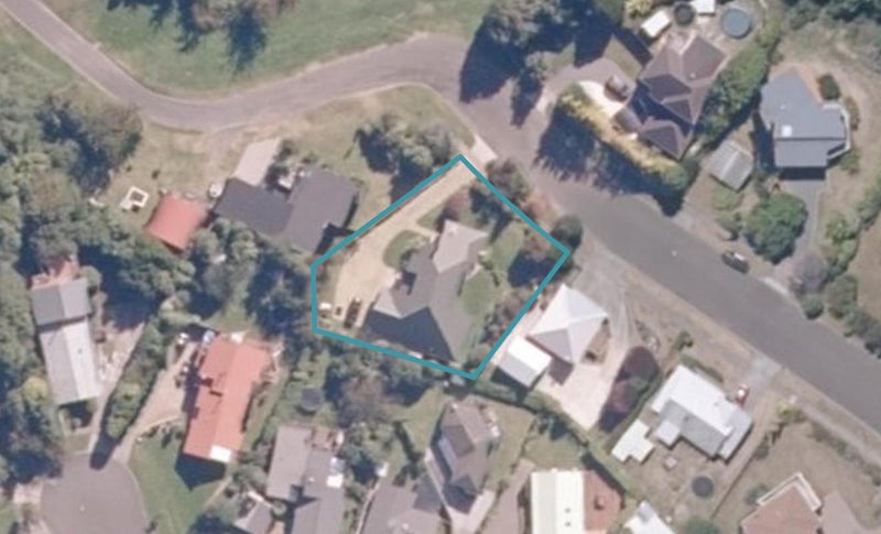 21 Reeves Road, Acacia Bay, Taupo - Carousel 1