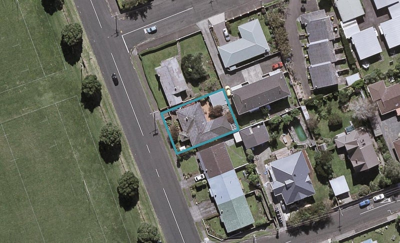 109 Cutfield Road, Westown, New Plymouth - Carousel 1