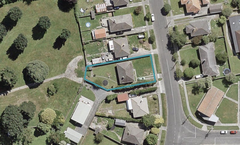 27 Molesworth Street, Taita, Lower Hutt - Carousel 1