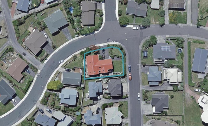 16 Sunhaven Drive, Newlands, Wellington - Carousel 1