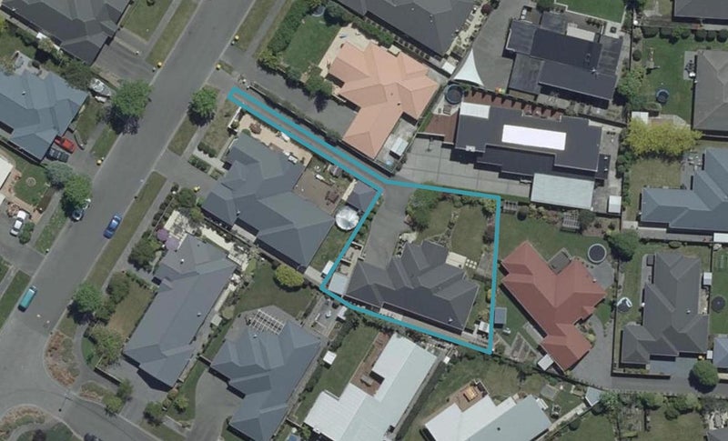 12A Willowview Drive, Redwood, Christchurch - Carousel 1