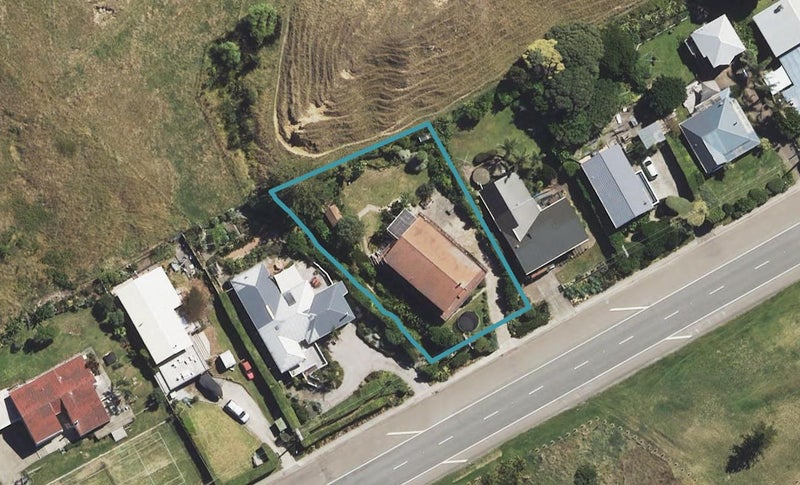 82 Moana Road, Okitu, Gisborne - Carousel 1