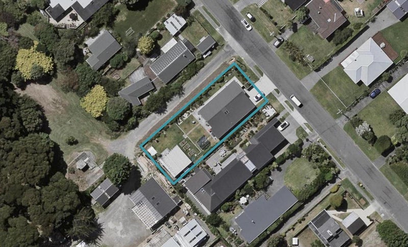 24 Rangihiroa Street, Waikanae Beach, Waikanae - Carousel 1