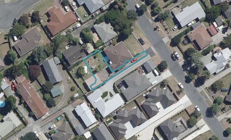 2/15 Dover Road, St Andrews, Hamilton - Carousel 1