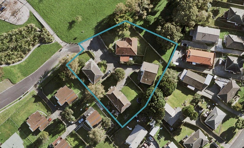 1/19 Molley Green Place, Mount Roskill, Auckland - Carousel 1