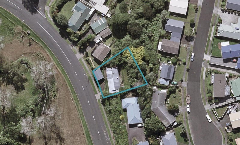 69 Poplar Grove, Whalers Gate, New Plymouth - Carousel 1
