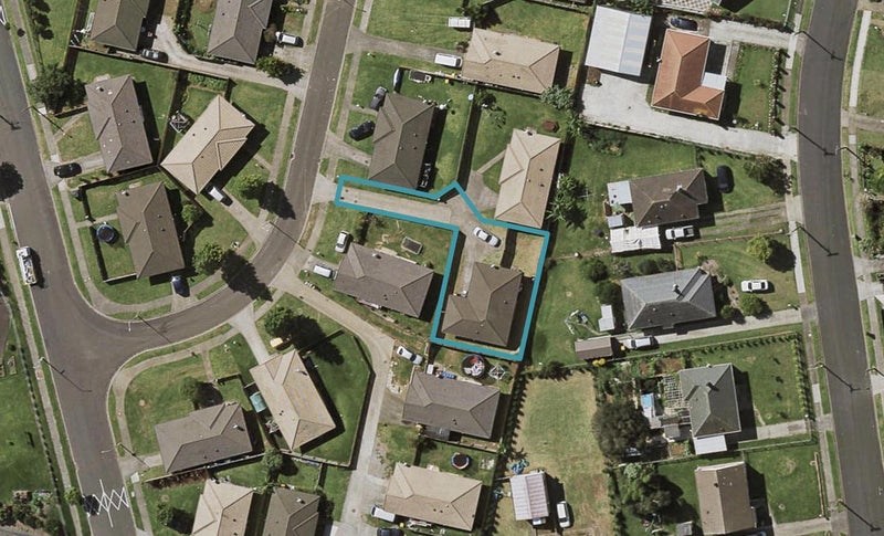 15 Antych Place, Otara, Auckland - Carousel 1
