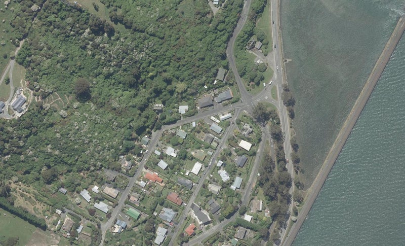 1 Finch Street, Saint Leonards, Dunedin - Carousel 1