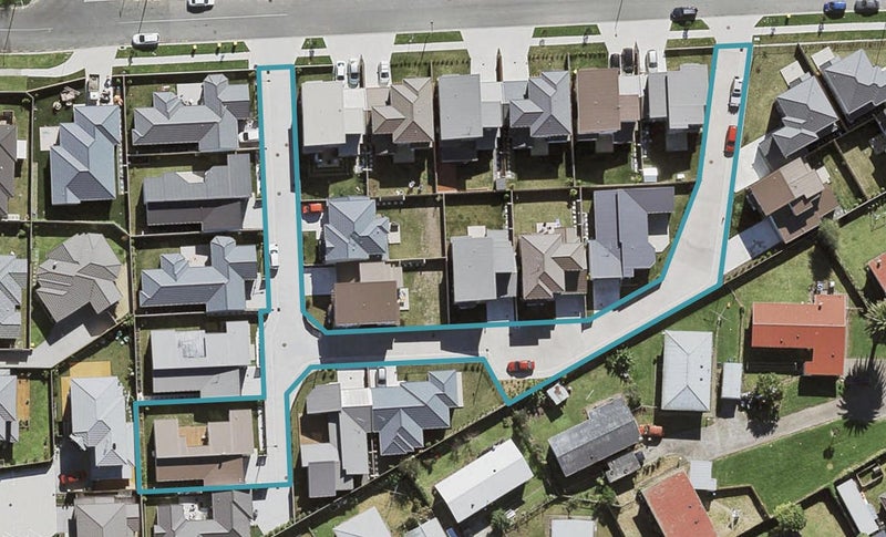 9 Karetai Crescent, Favona, Auckland - Carousel 1