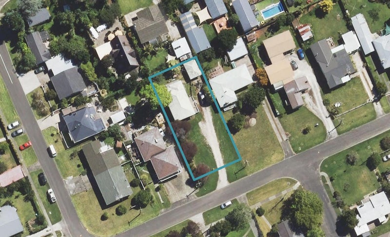 10 Kingsley Street, Whataupoko, Gisborne - Carousel 1
