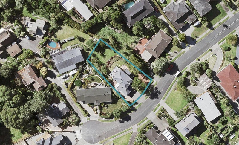 19 Copperfield Terrace, Mellons Bay, Auckland - Carousel 1