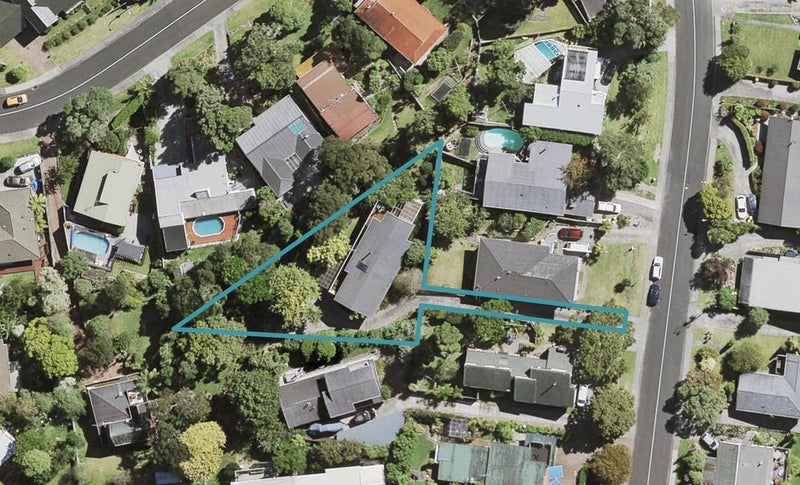 64 Daffodil Street, Titirangi, Auckland - Carousel 1