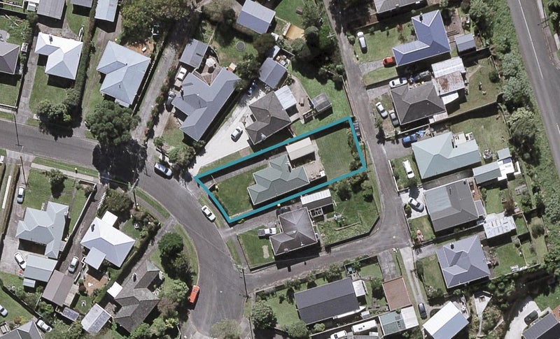 13 Barry Street, Ferndale, New Plymouth - Carousel 1