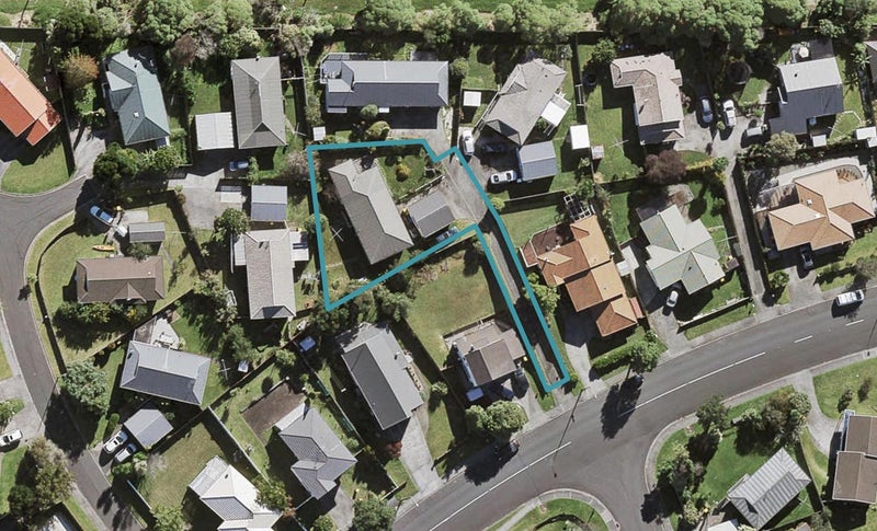 61 Barbados Drive, Unsworth Heights, Auckland - Carousel 1