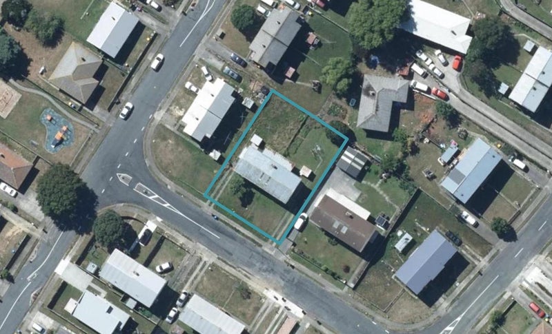 22 Loongana Street, Waitangirua, Porirua - Carousel 1
