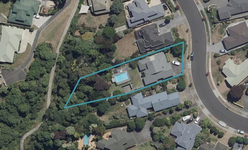 27 Keswick Crescent, Huntington, Hamilton - Carousel 1