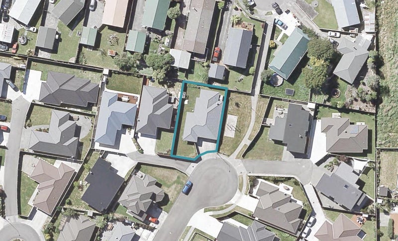 11 Sun Valley Way, Wainuiomata, Lower Hutt - Carousel 1