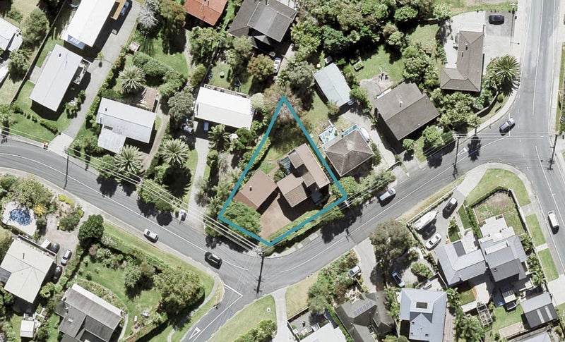 1B Glenvar Road, Torbay, Auckland - Carousel 1