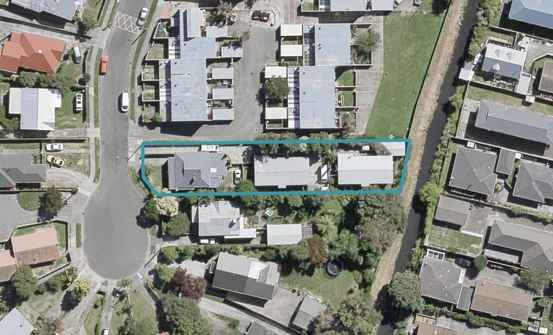 3/12 Awamutu GR, GRACEFIELD, LOWER HUTT - Carousel 1