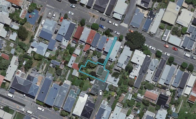 74 Elizabeth Street, Mount Victoria, Wellington - Carousel 1