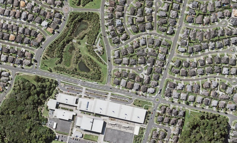 1 Briar Vale Place, Flat Bush, Auckland - Carousel 1