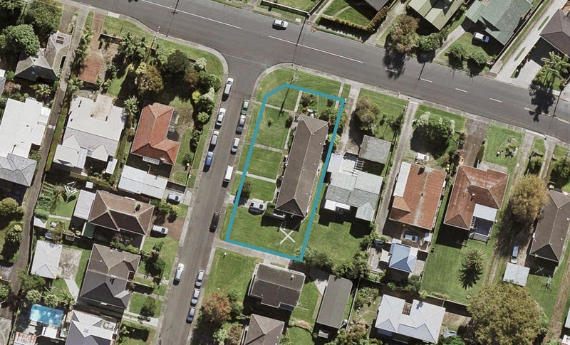 1/17 Exmouth Road, Northcote, Auckland - Carousel 1